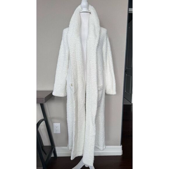 Barefoot Dreams Other - Barefoot Dreams Cozy Chic Robe White size 1 Small Medium No Belt